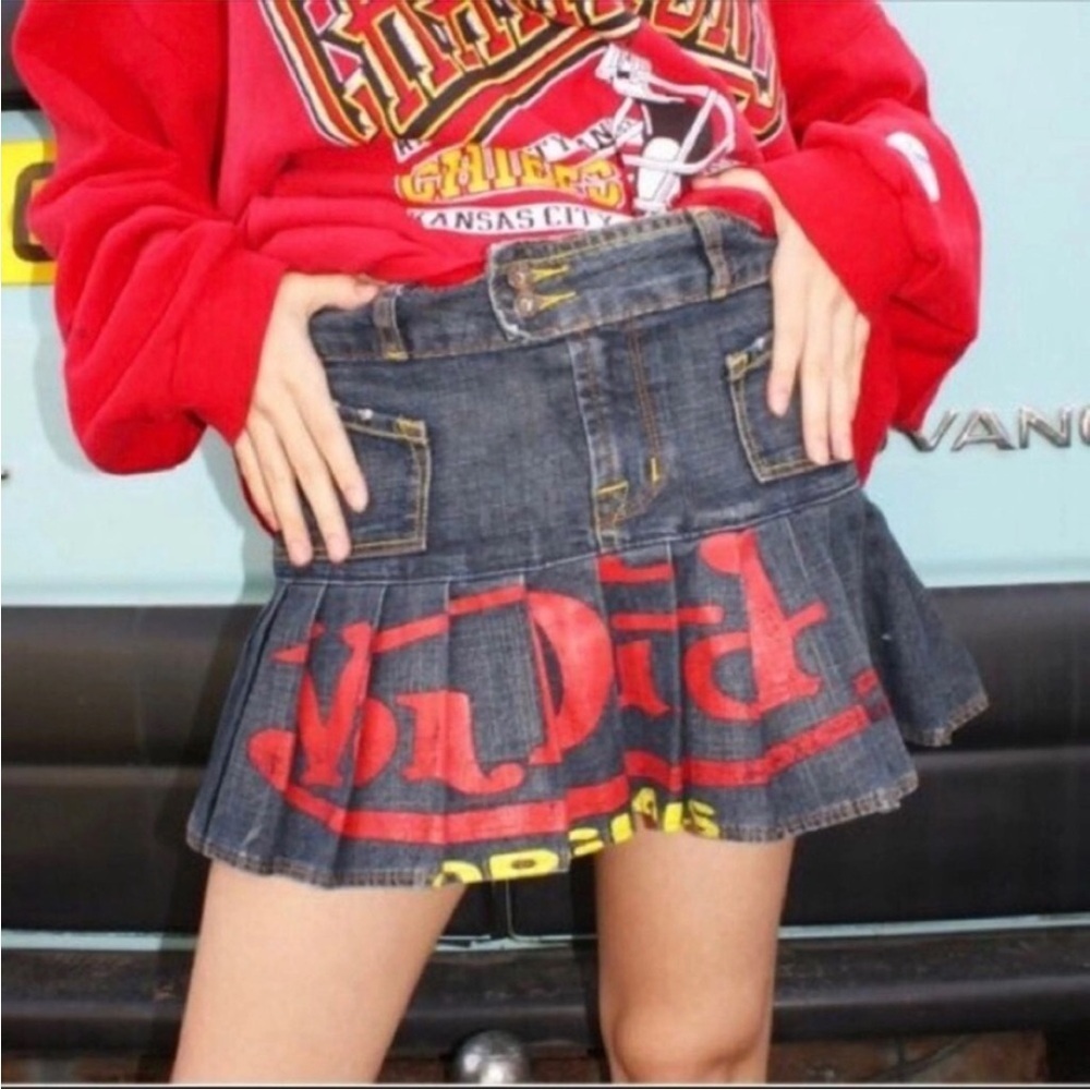 VON DUTCH Originals Denim Pleated Short Mini Skirt Y2K Flair Rare Screen Print​ - Picture 3 of 7